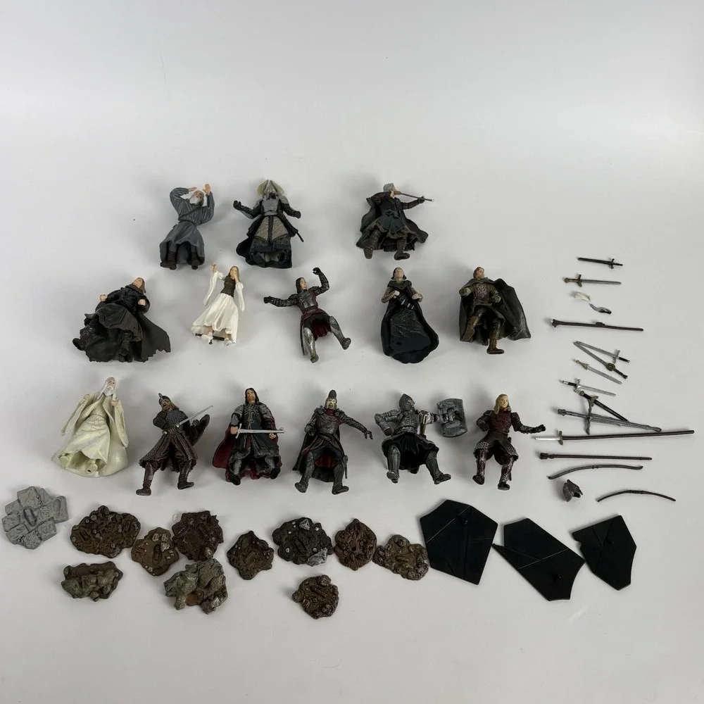 Lord Rings Middle Earth Hobbit Miniature Action Figure Lot Weapons Stands Toy